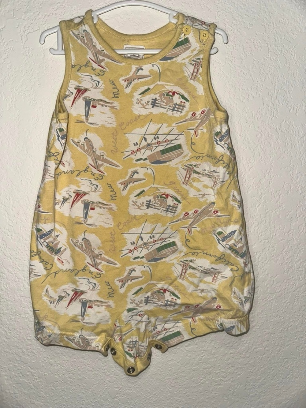 Vintage 1999 Tag Baby Gap Onesie!! 12-18 Months. Planes and travel themed.